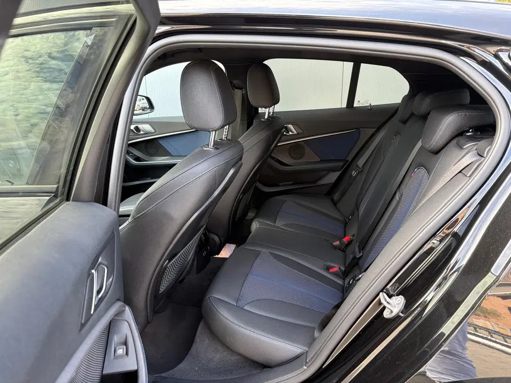 BMW 1-serie 118i 140PK Automaat Executive Edition M-Sp uit 2020, foto 11
