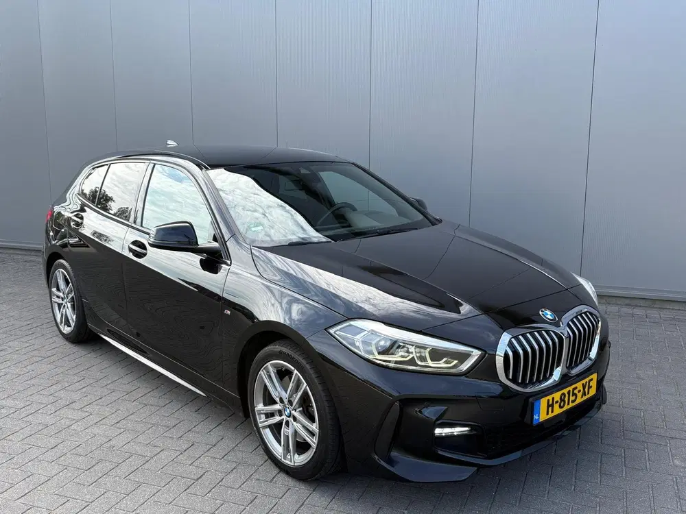 BMW 1-serie 118i 140PK Automaat Executive Edition M-Sp uit 2020, foto 2