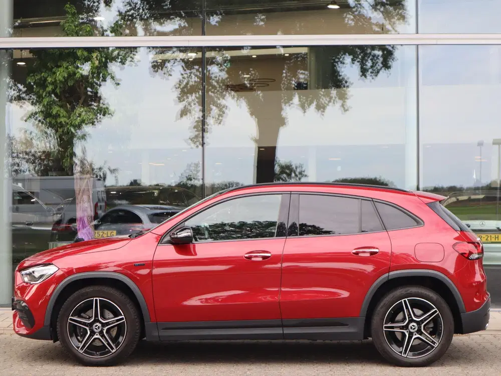 Mercedes-Benz GLA 250 e Business Solution AMG Limited uit 2020, foto 4