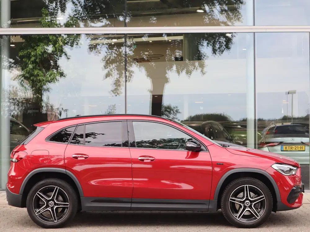 Mercedes-Benz GLA 250 e Business Solution AMG Limited uit 2020, foto 5