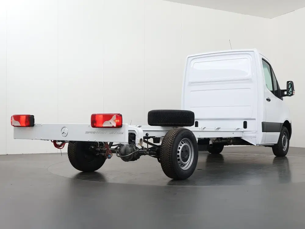 Mercedes-Benz Sprinter 317 CDI uit 2026, foto 2