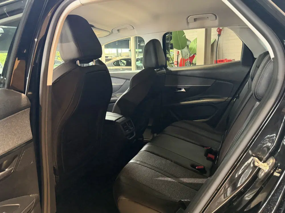 Peugeot 3008 1.2 PureTech Blue Lease Premium Avantage uit 2020, foto 15