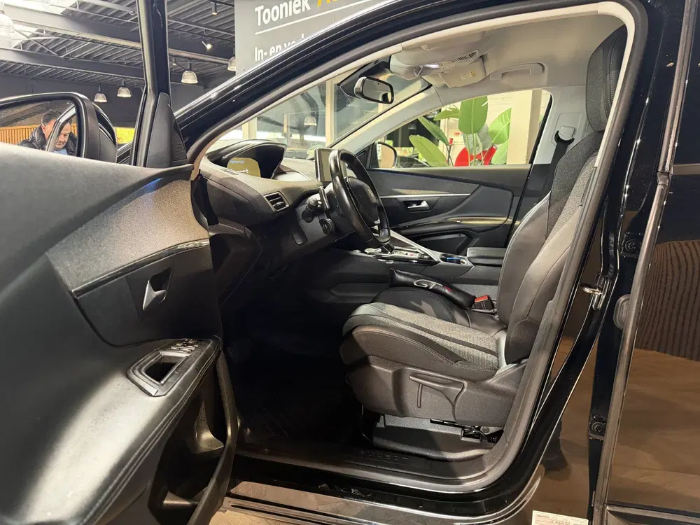 Peugeot 3008 1.2 PureTech Blue Lease Premium Avantage uit 2020, foto 7
