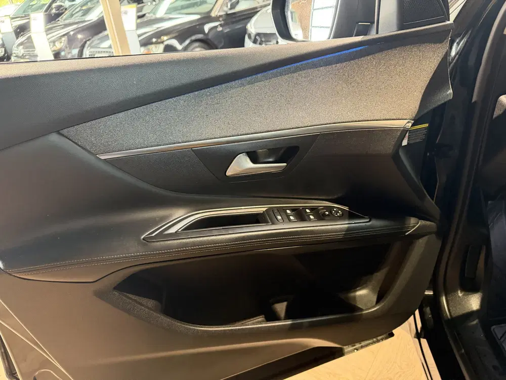 Peugeot 3008 1.2 PureTech Blue Lease Premium Avantage uit 2020, foto 8