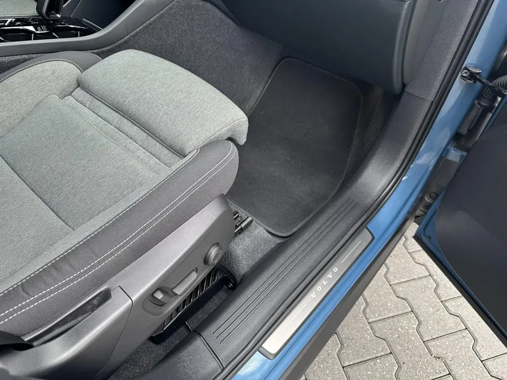 Volvo XC40 2.0 B4 Plus Dark Trekhaak uit 2023, foto 10