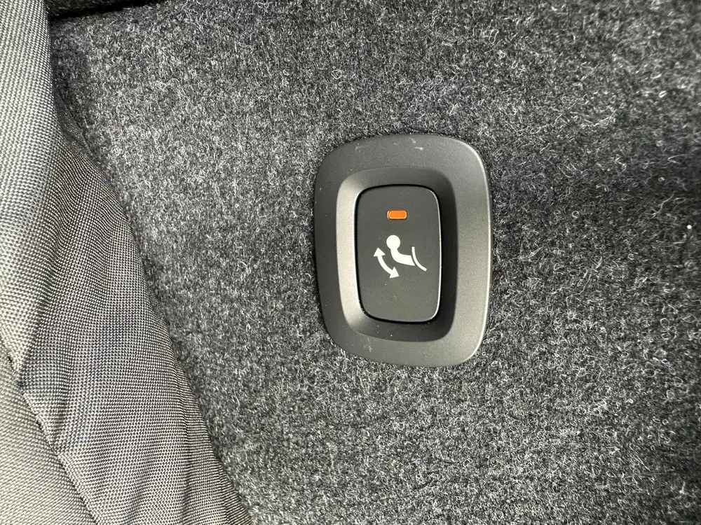 Volvo XC40 2.0 B4 Plus Dark Trekhaak uit 2023, foto 13