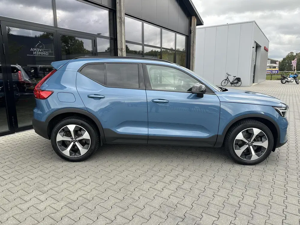 Volvo XC40 2.0 B4 Plus Dark Trekhaak uit 2023, foto 2