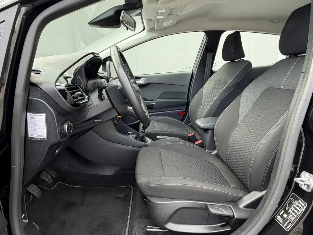 Ford Fiesta 1.0 EcoBoost Hybrid Titanium uit 2022, foto 6
