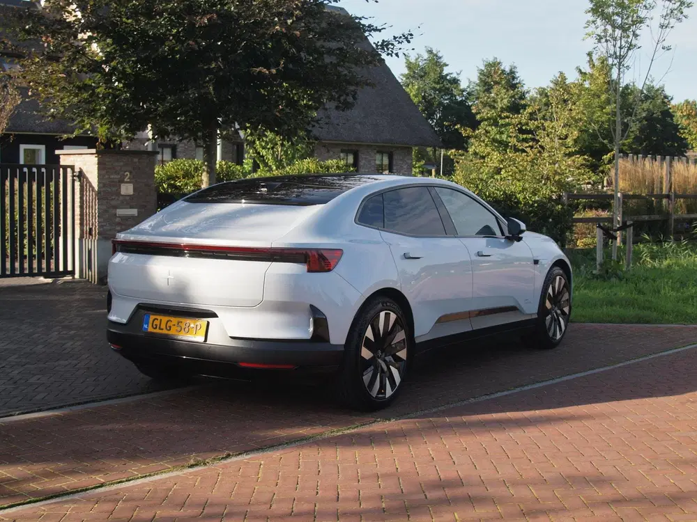 Polestar 4 Long Range Single motor 100 kWh uit 2024, foto 10