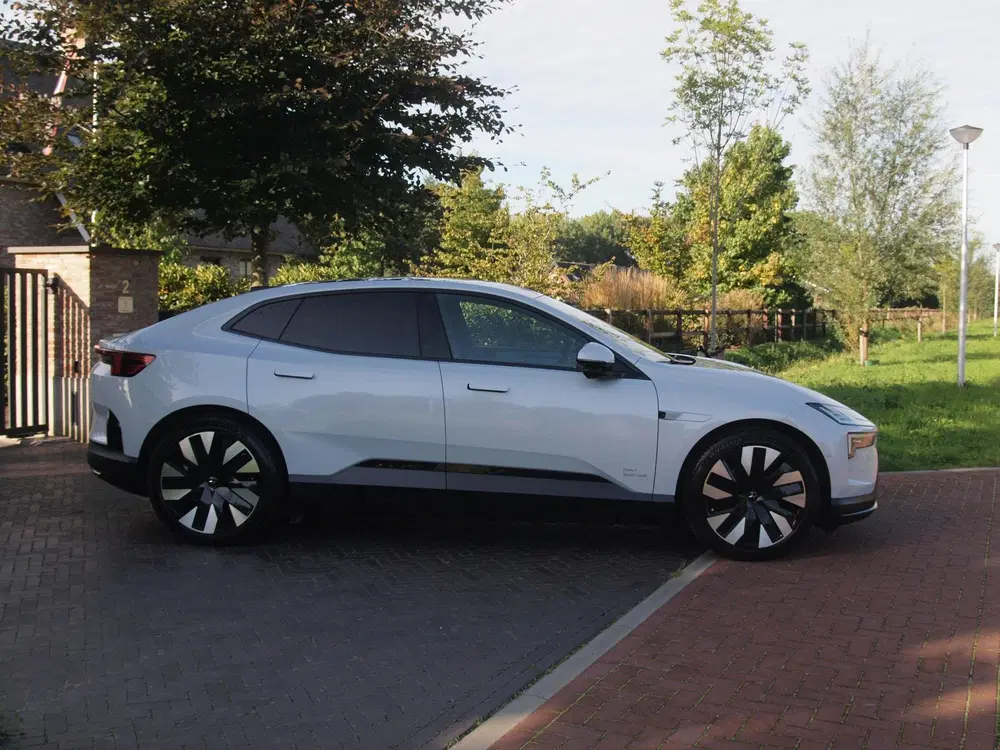 Polestar 4 Long Range Single motor 100 kWh uit 2024, foto 11