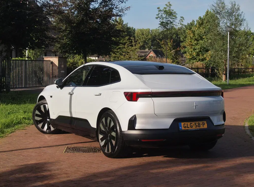 Polestar 4 Long Range Single motor 100 kWh uit 2024, foto 2