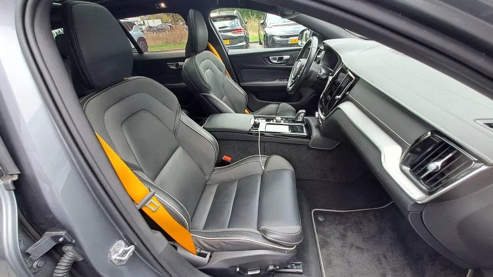 Volvo V60 2.0 T8 AWD Polestar Engineered uit 2021, foto 9