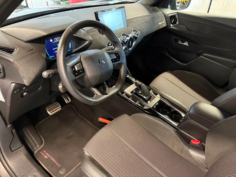 DS Automobiles DS 3 Crossback DS 3 Crossback E-Tense Performance Line 50 uit 2022, foto 3