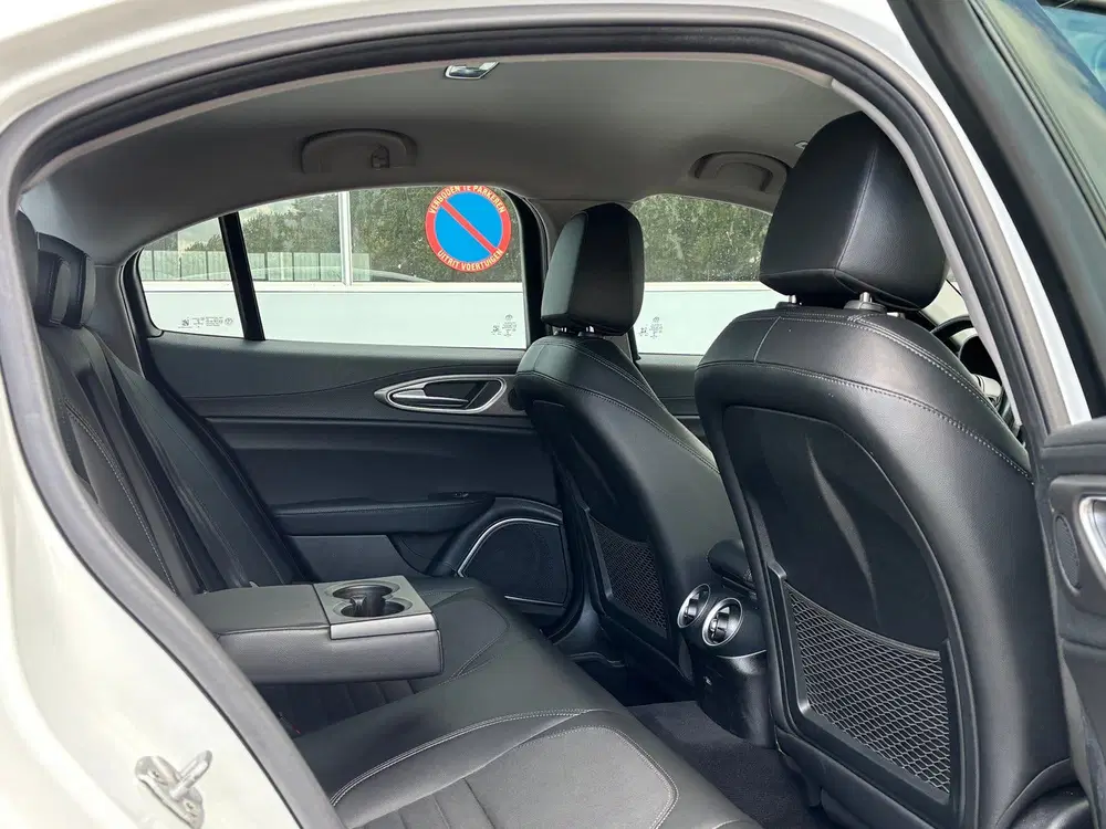 Alfa Romeo Giulia 2021 2.2 JTD 190pk Aut Wit uit 2021, foto 11