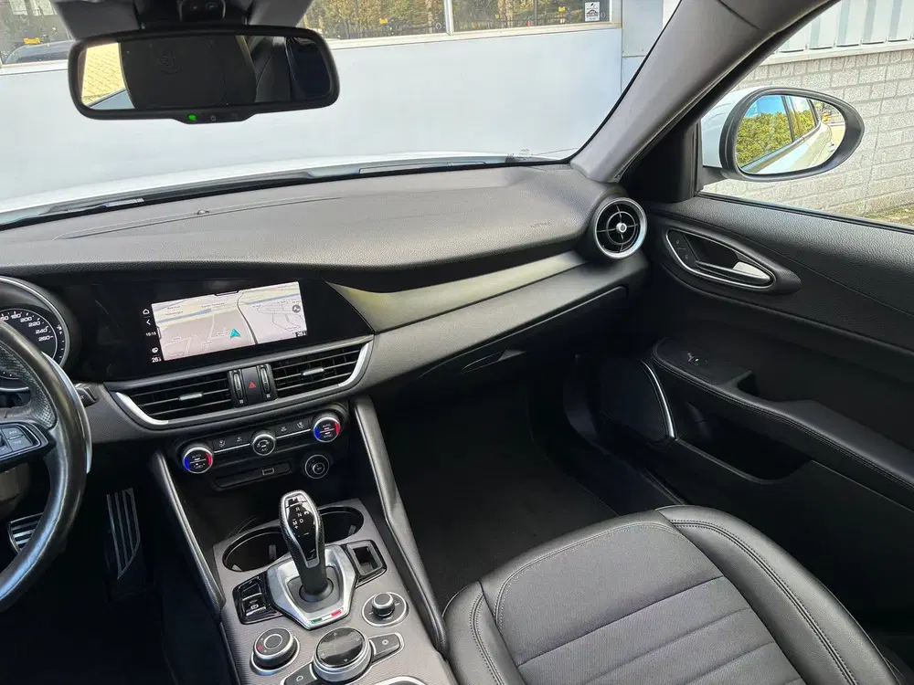 Alfa Romeo Giulia 2021 2.2 JTD 190pk Aut Wit uit 2021, foto 15
