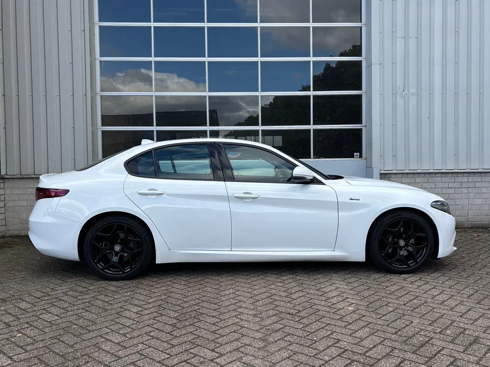 Alfa Romeo Giulia 2021 2.2 JTD 190pk Aut Wit uit 2021, foto 4
