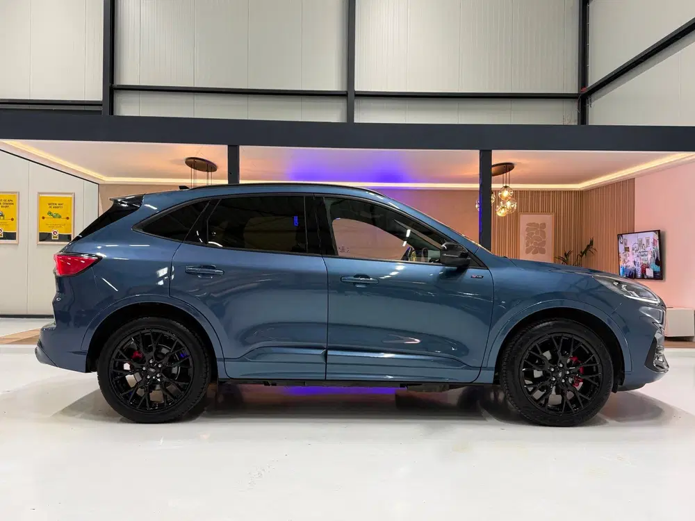 Ford Kuga 2.5 PHEV 225pk ST-Line X Black Ed. uit 2023, foto 15
