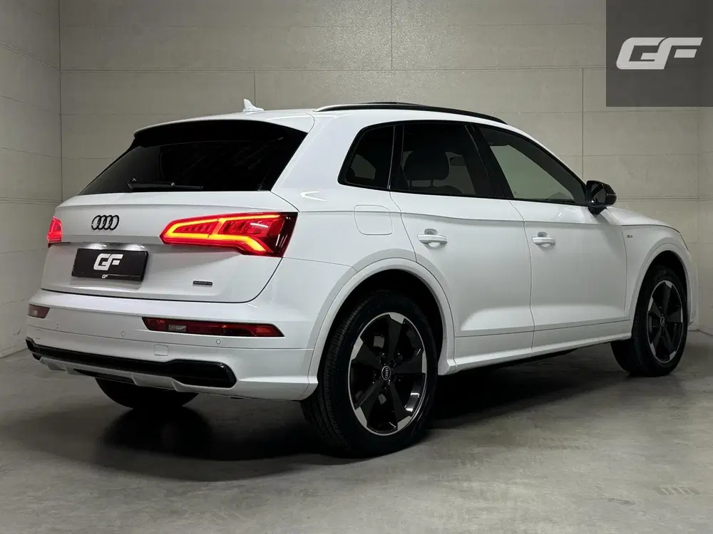 Audi Q5 50 TFSI e Quattro Black Edition S-Line Pan uit 2021, foto 4