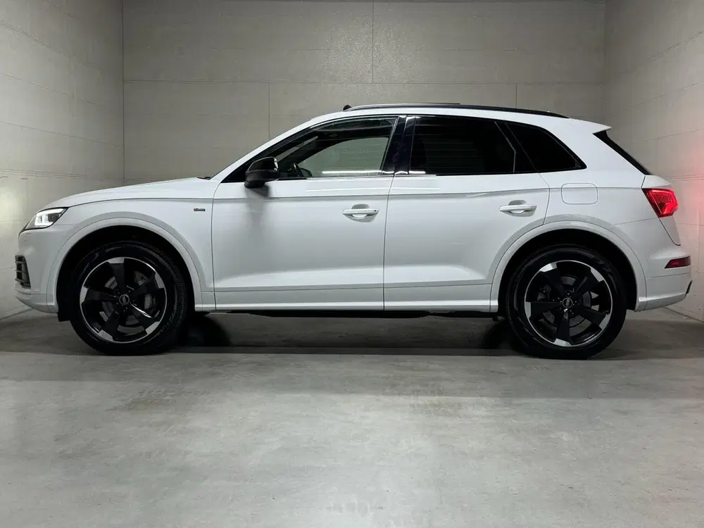 Audi Q5 50 TFSI e Quattro Black Edition S-Line Pan uit 2021, foto 9