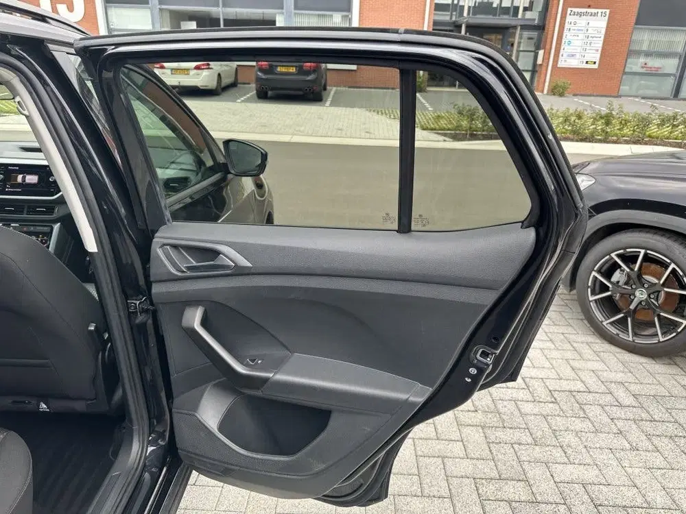 Volkswagen T-Cross 1.0 TSI Active Virtuele klok clima stoelv uit 2022, foto 12