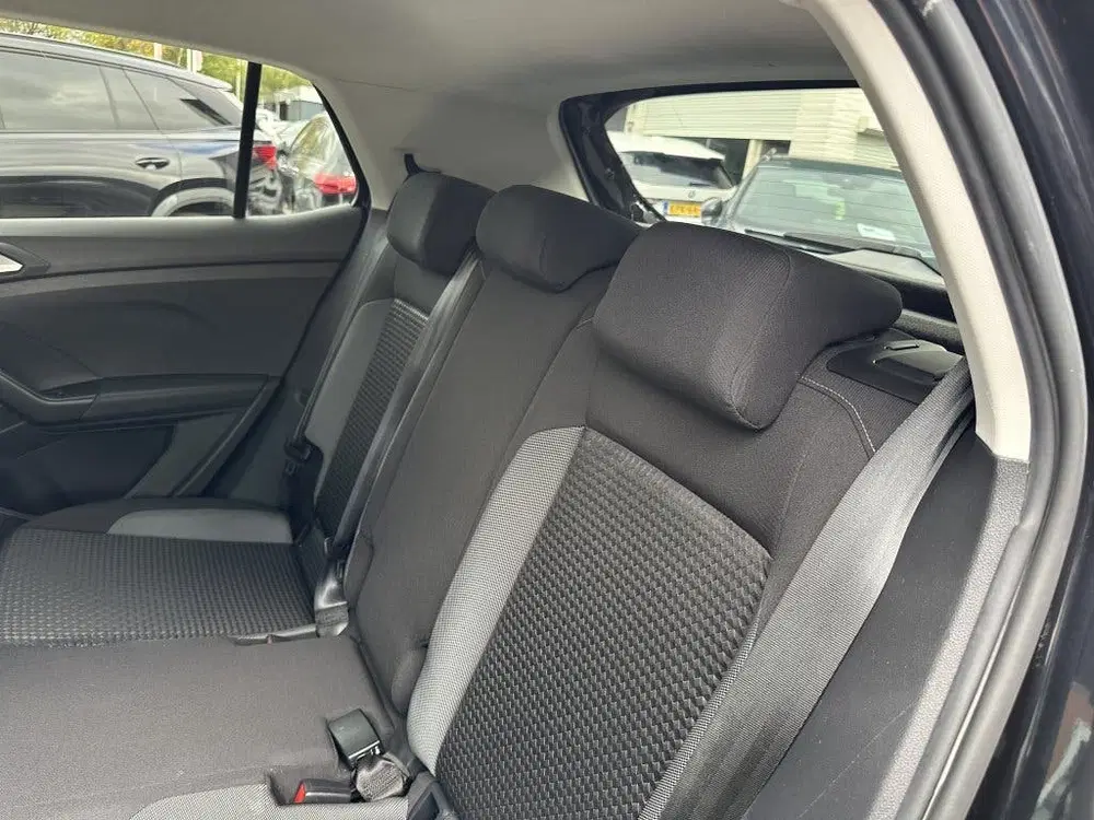 Volkswagen T-Cross 1.0 TSI Active Virtuele klok clima stoelv uit 2022, foto 15