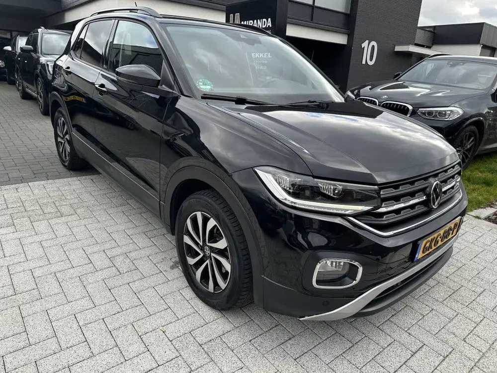Volkswagen T-Cross 1.0 TSI Active Virtuele klok clima stoelv uit 2022, foto 2