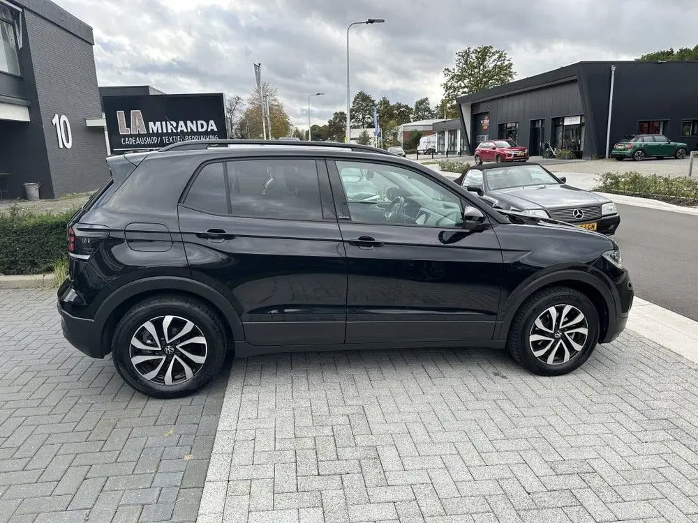 Volkswagen T-Cross 1.0 TSI Active Virtuele klok clima stoelv uit 2022, foto 3