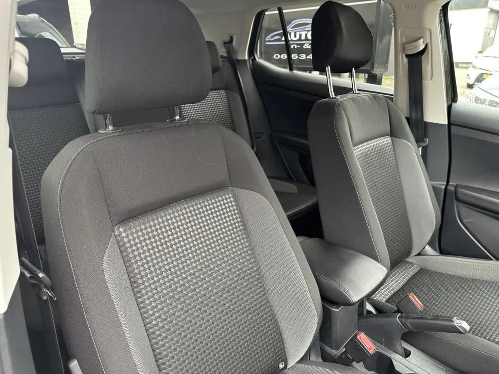 Volkswagen T-Cross 1.0 TSI Active Virtuele klok clima stoelv uit 2022, foto 9