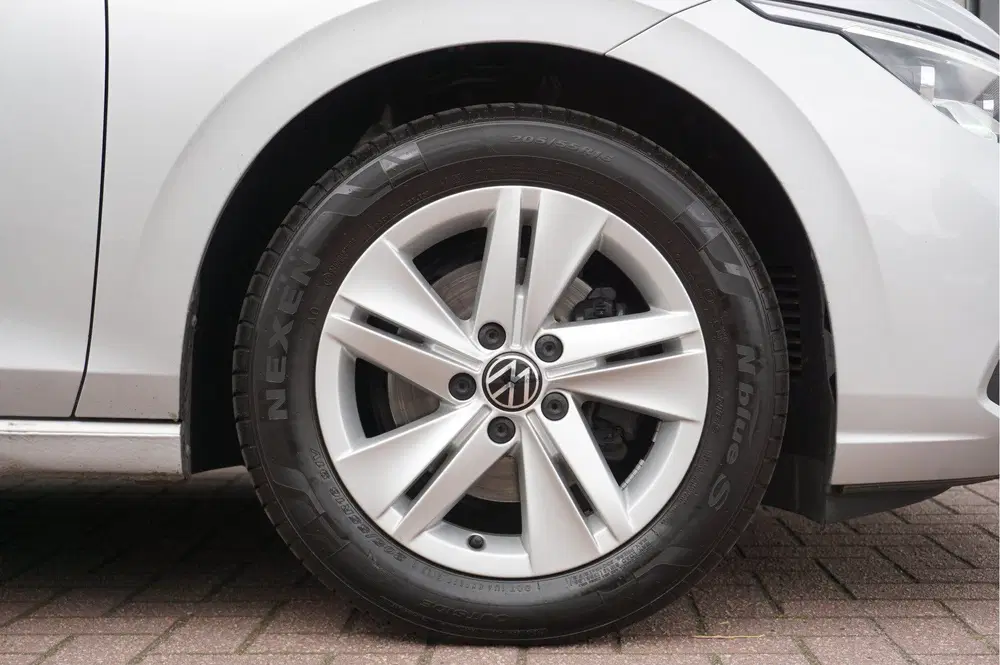 Volkswagen Golf 1.5 TSI 110KW Life (bj 2023) uit 2023, foto 11
