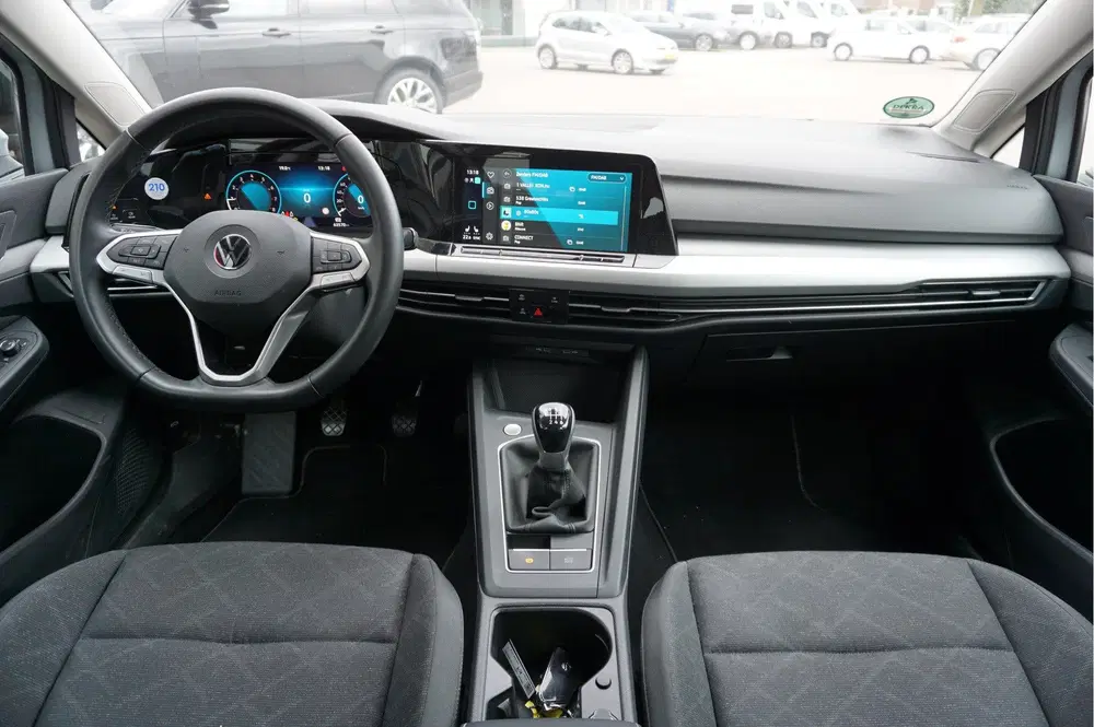 Volkswagen Golf 1.5 TSI 110KW Life (bj 2023) uit 2023, foto 12