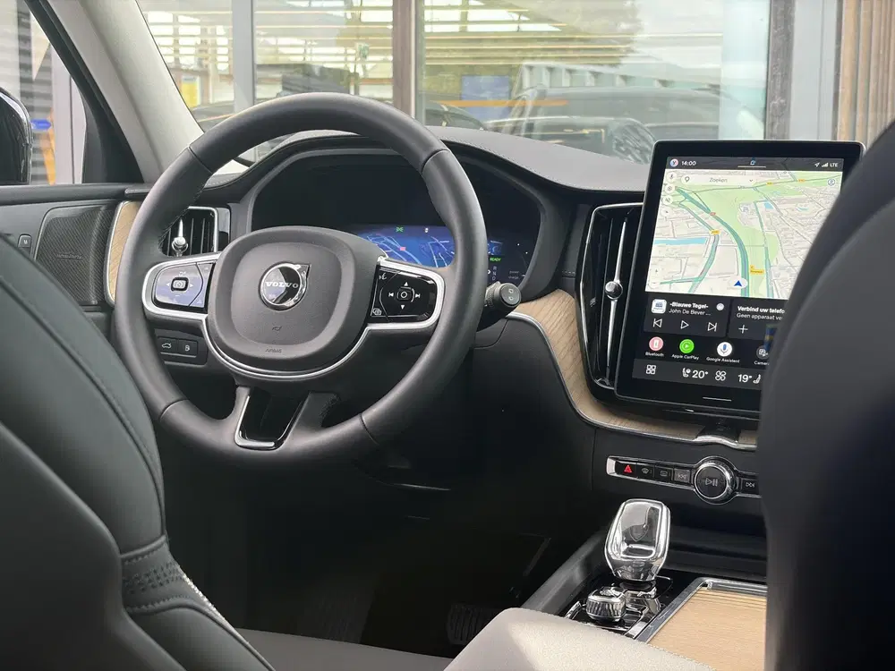 Volvo XC60 2.0 T6 Plug-in hybrid AWD Ultra Dark PHEV uit 2026, foto 2