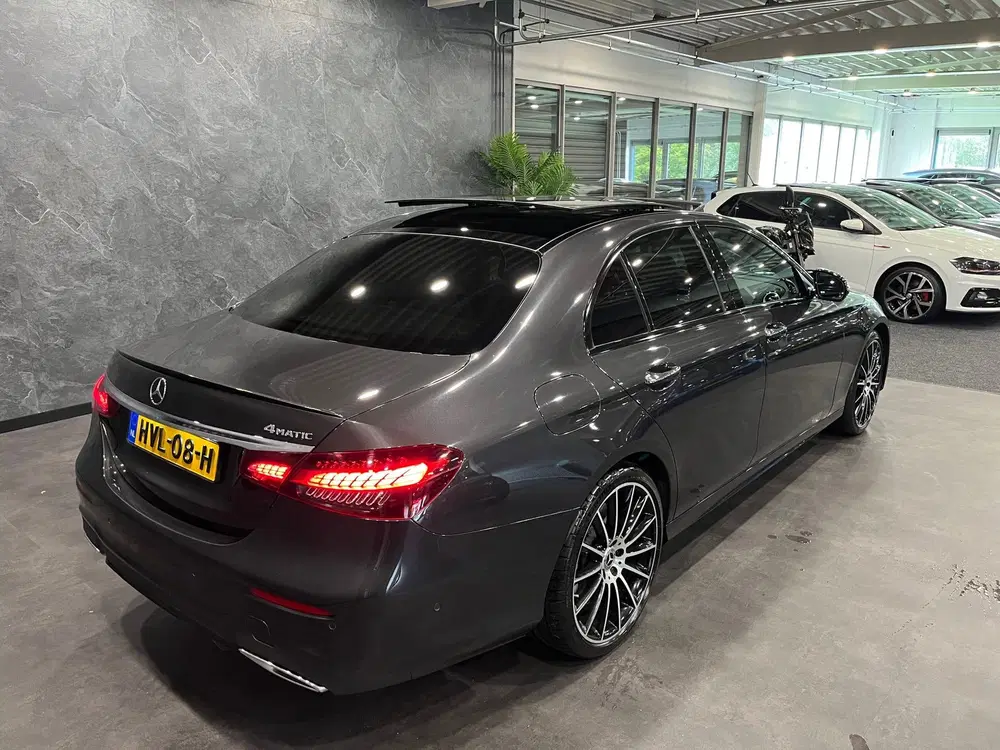 Mercedes-Benz E-Klasse 450 4MATIC AMG NIGHT FACELIFT uit 2022, foto 2