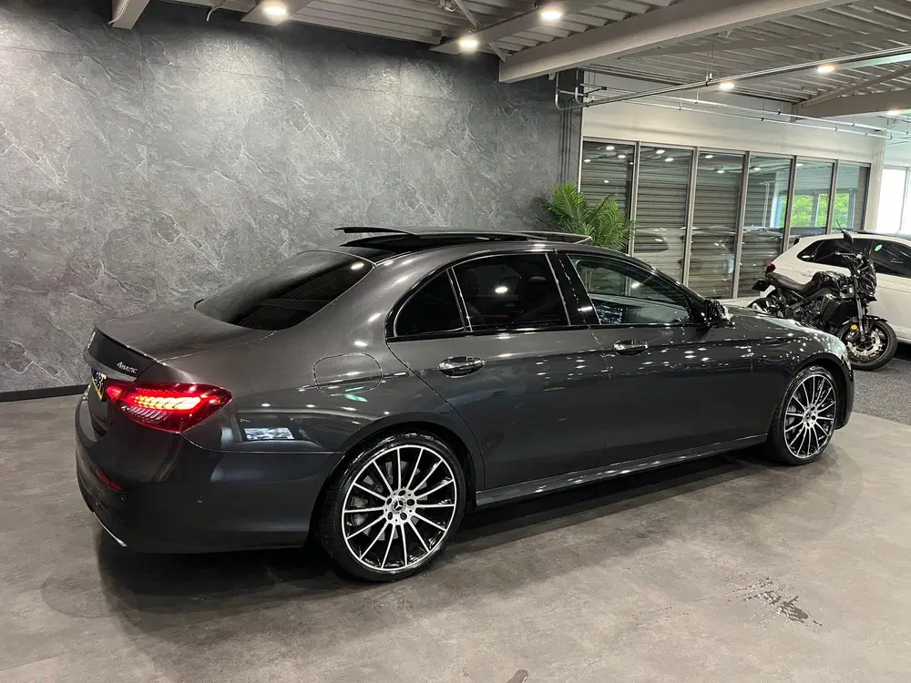 Mercedes-Benz E-Klasse 450 4MATIC AMG NIGHT FACELIFT uit 2022, foto 4