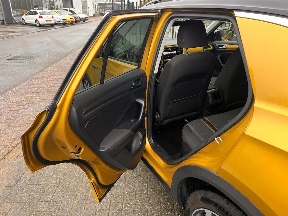 Volkswagen T-Roc 1.5 TSI DSG Sport Business R-line uit 2019, foto 5