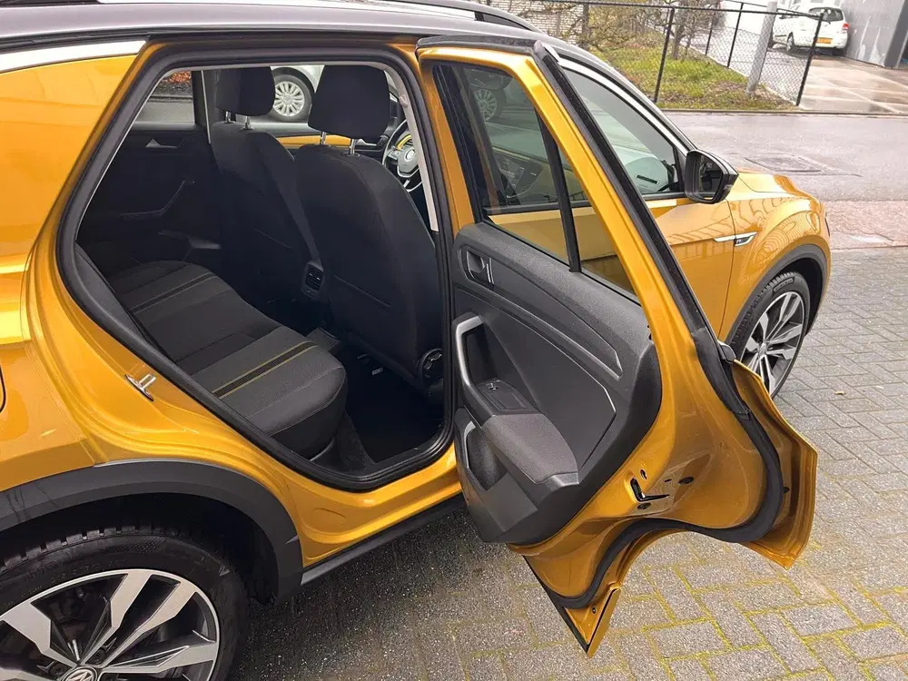 Volkswagen T-Roc 1.5 TSI DSG Sport Business R-line uit 2019, foto 9