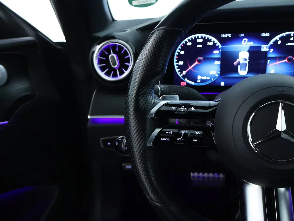 Mercedes-Benz E-Klasse 200 AMG Line uit 2023, foto 13