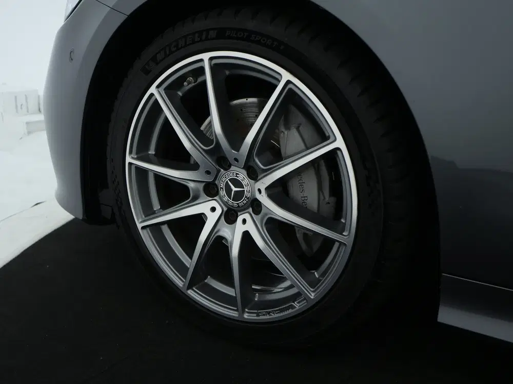 Mercedes-Benz E-Klasse 200 AMG Line uit 2023, foto 4