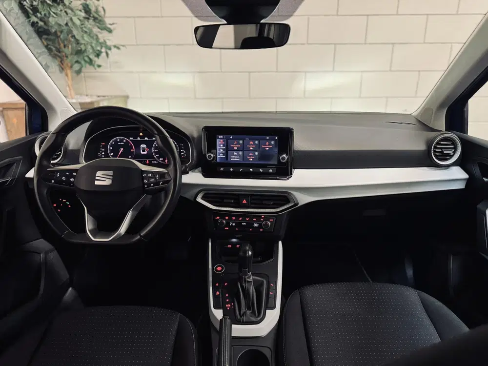 SEAT Arona 1.0 TSI Style DSG uit 2024, foto 3