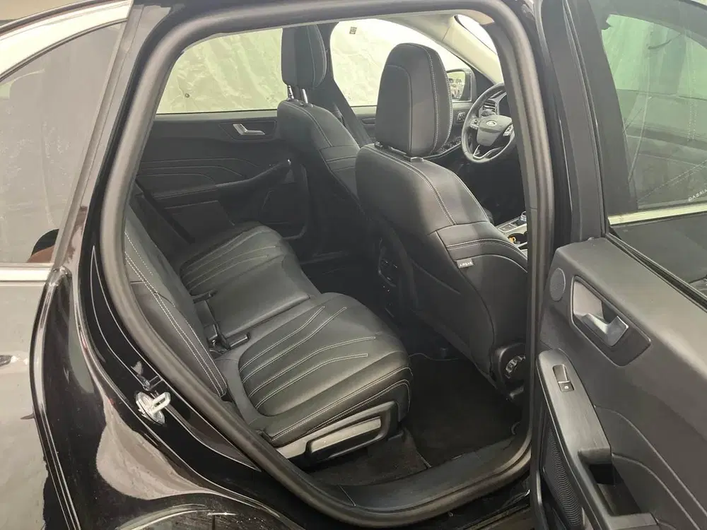 Ford Kuga 2.5 PHEV Vignale uit 2023, foto 9