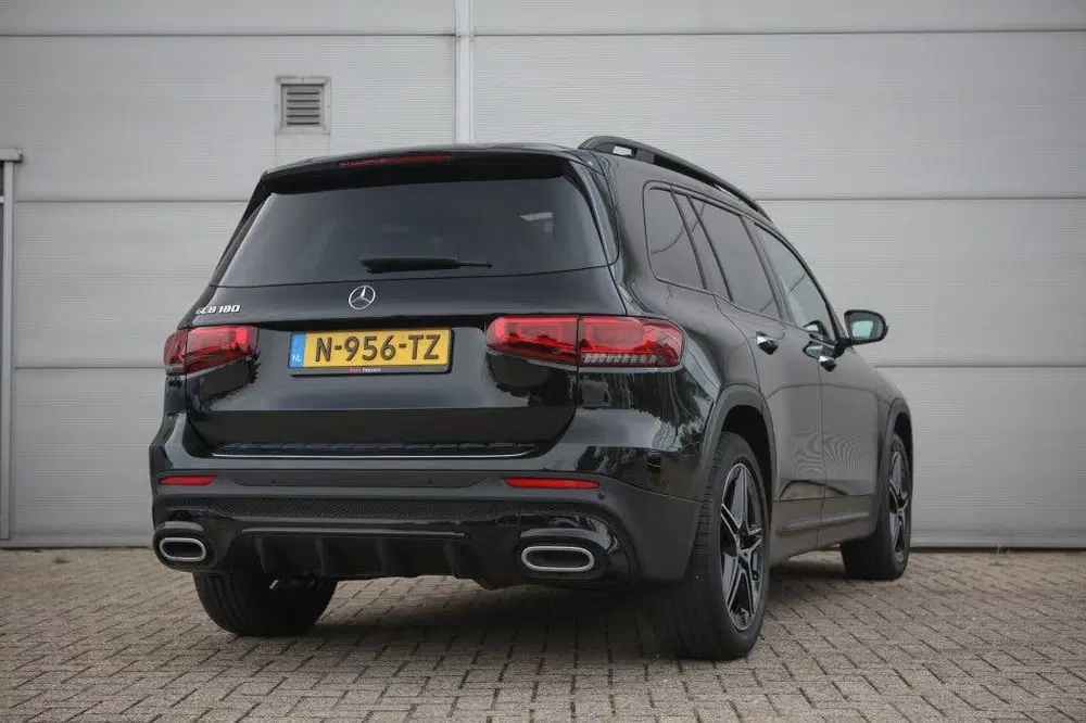 Mercedes-Benz GLB 180 Bns Solut. AMG uit 2022, foto 2