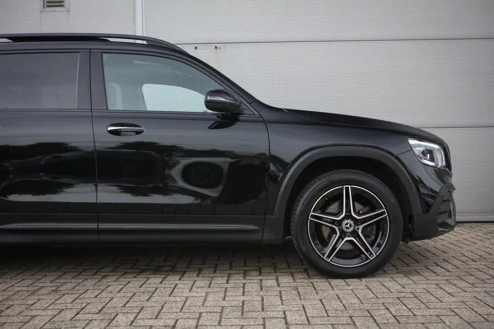 Mercedes-Benz GLB 180 Bns Solut. AMG uit 2022, foto 4