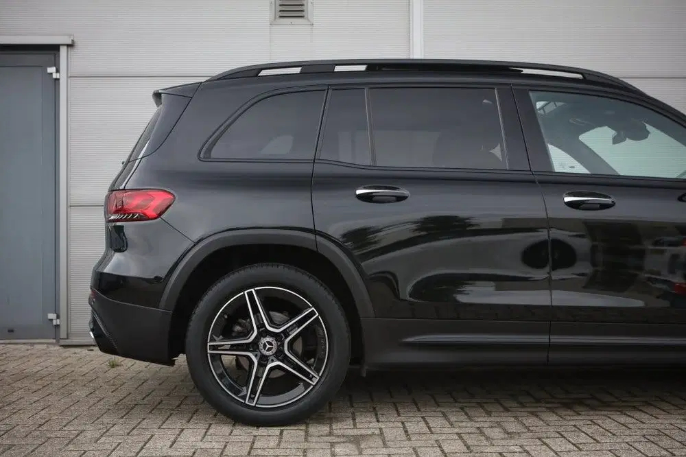 Mercedes-Benz GLB 180 Bns Solut. AMG uit 2022, foto 5