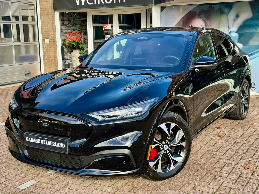 Ford Mustang Mach-E Extended Premium AWD 98 kWh uit 2023, foto 2