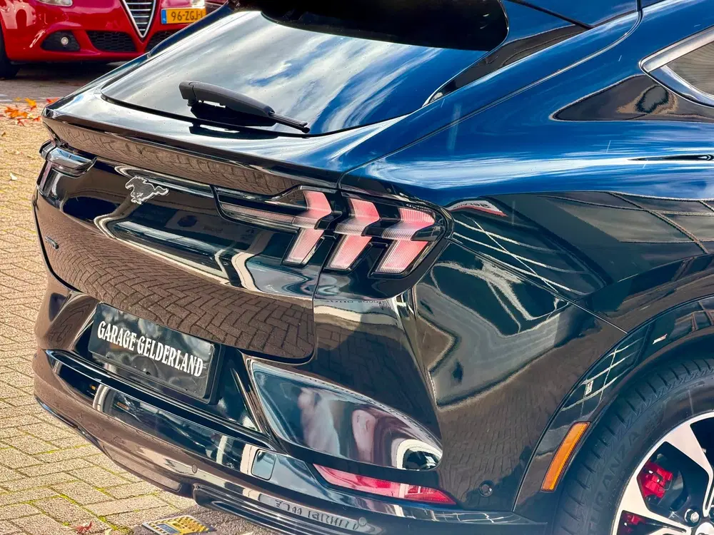 Ford Mustang Mach-E Extended Premium AWD 98 kWh uit 2023, foto 8