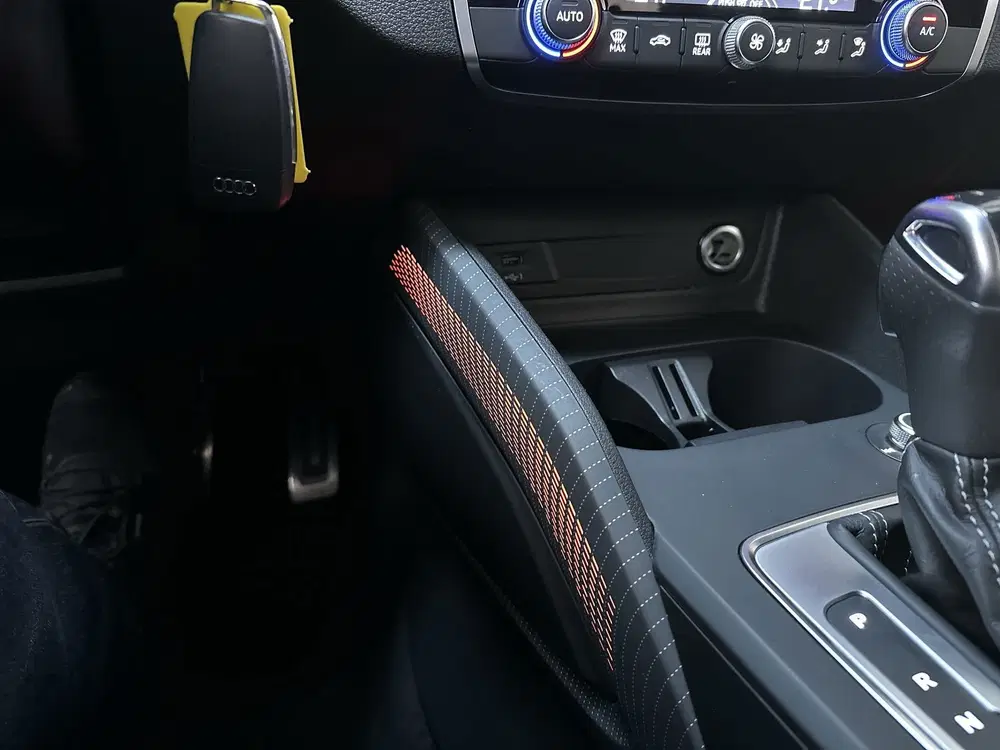 Audi Q2 35 TFSI S Edition S-Tronic Sfeerverlichtin uit 2022, foto 15