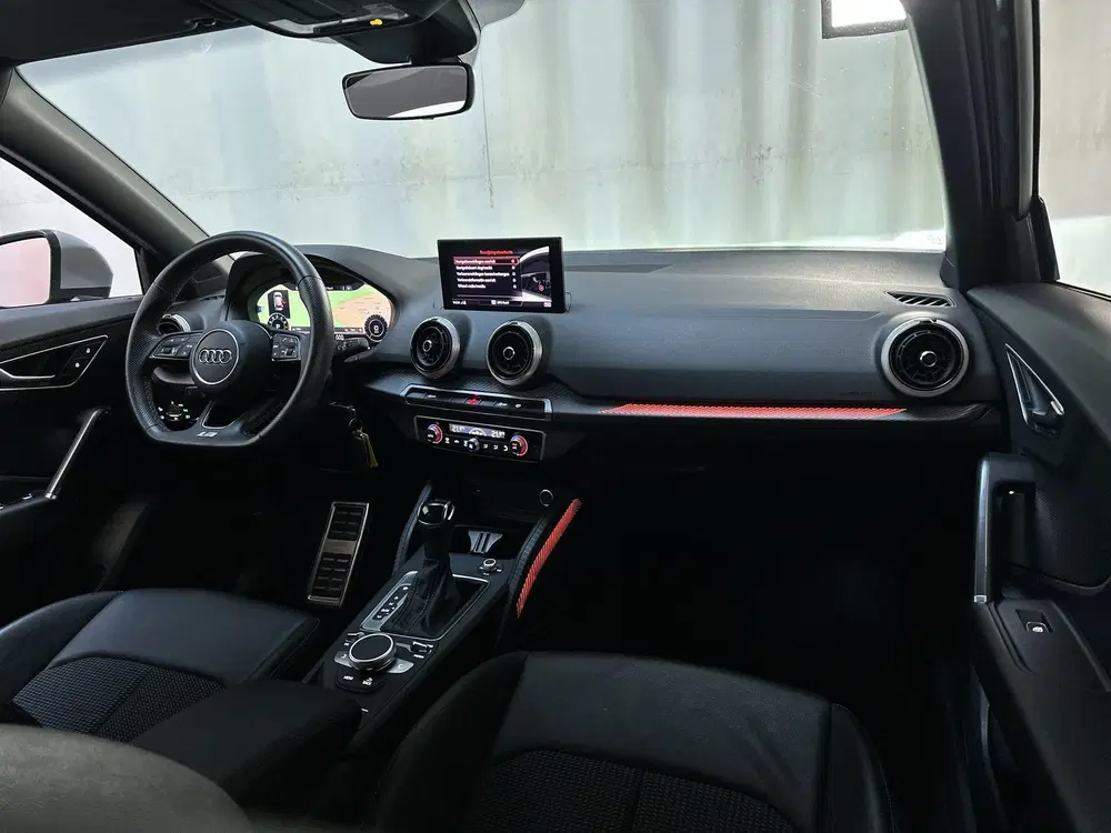 Audi Q2 35 TFSI S Edition S-Tronic Sfeerverlichtin uit 2022, foto 2