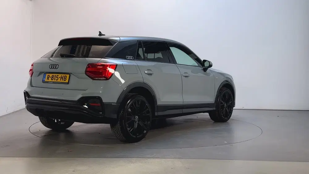 Audi Q2 35 TFSI S Edition S-Tronic Sfeerverlichtin uit 2022, foto 3