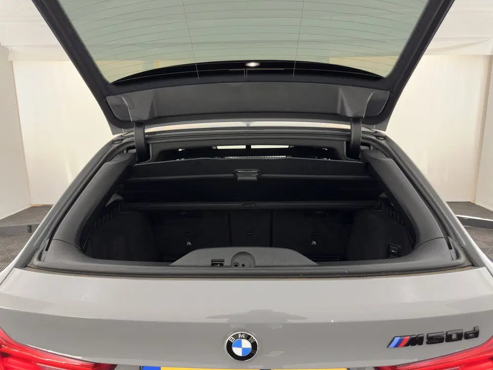 BMW 5-serie 5 Serie Touring M550d xDrive M-Sport-Styli uit 2020, foto 10