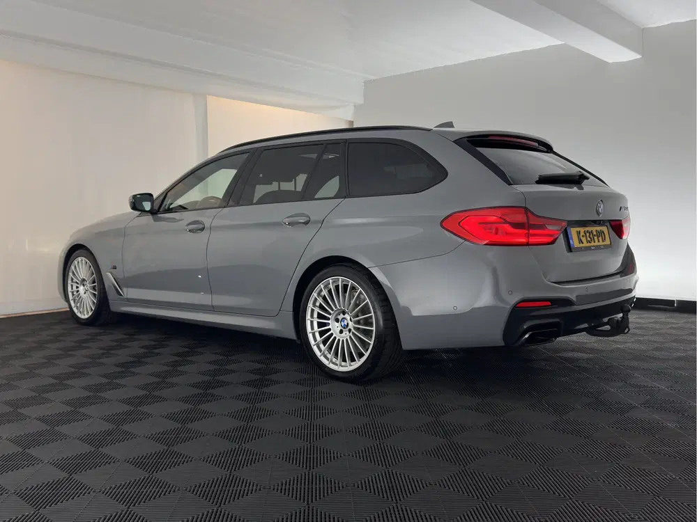 BMW 5-serie 5 Serie Touring M550d xDrive M-Sport-Styli uit 2020, foto 4