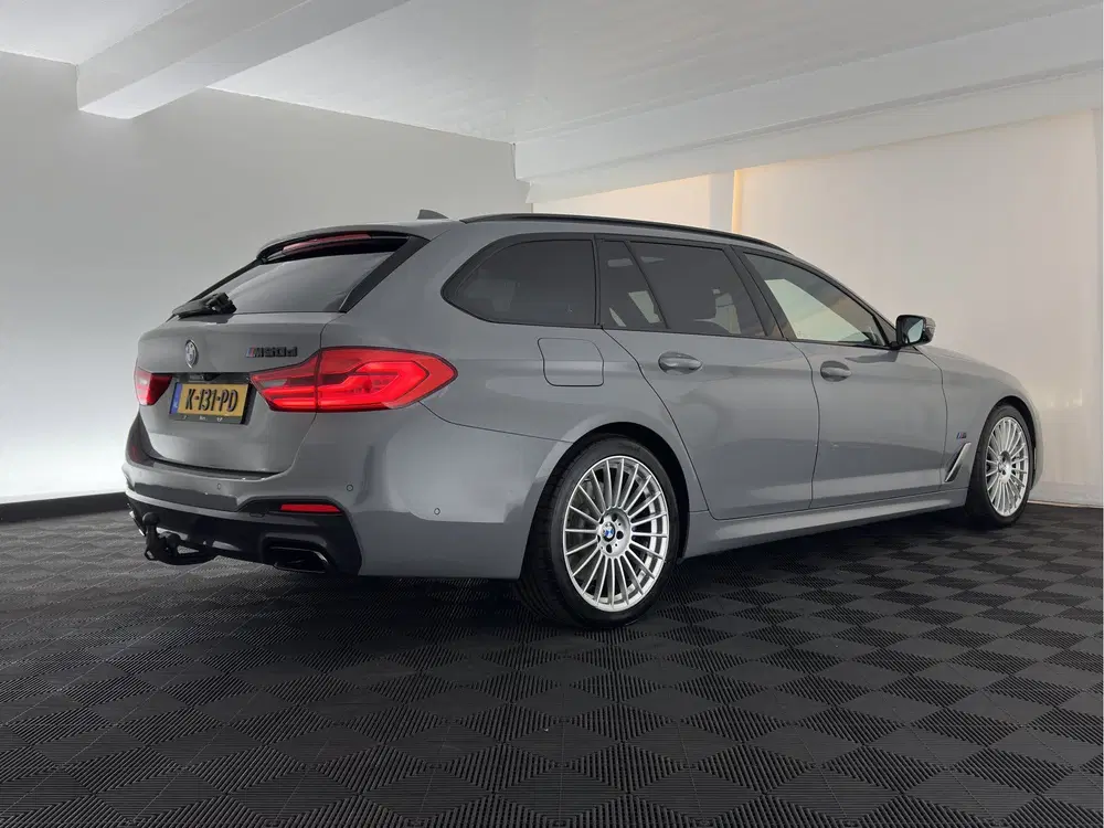 BMW 5-serie 5 Serie Touring M550d xDrive M-Sport-Styli uit 2020, foto 6